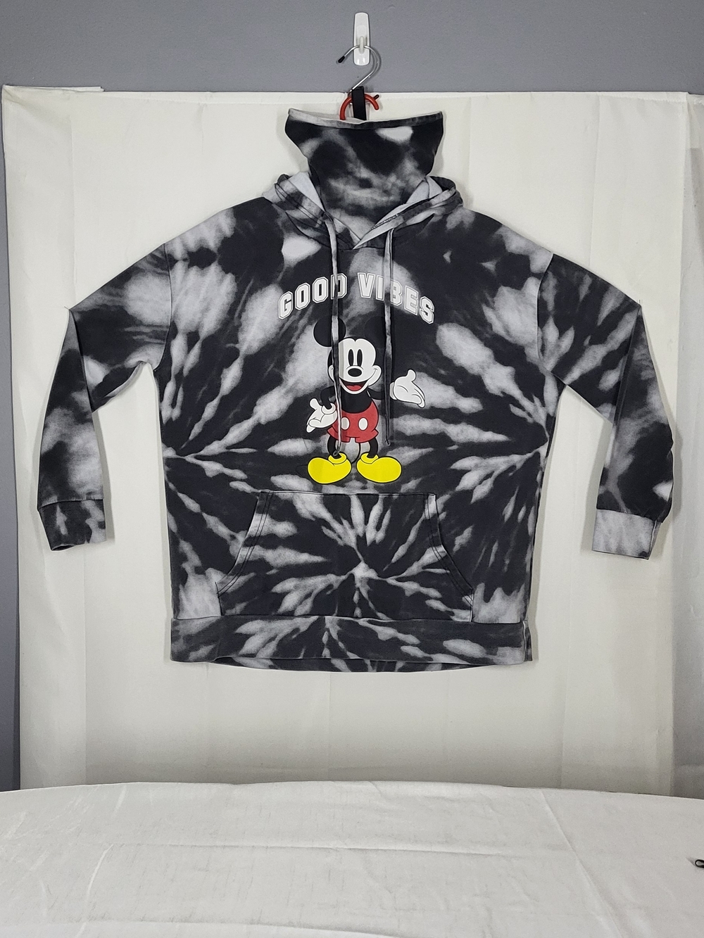 Disney Mickey Mouse black & white "GOOD VIBES" hoodie w Neck Warmer,pocket Sz XL
